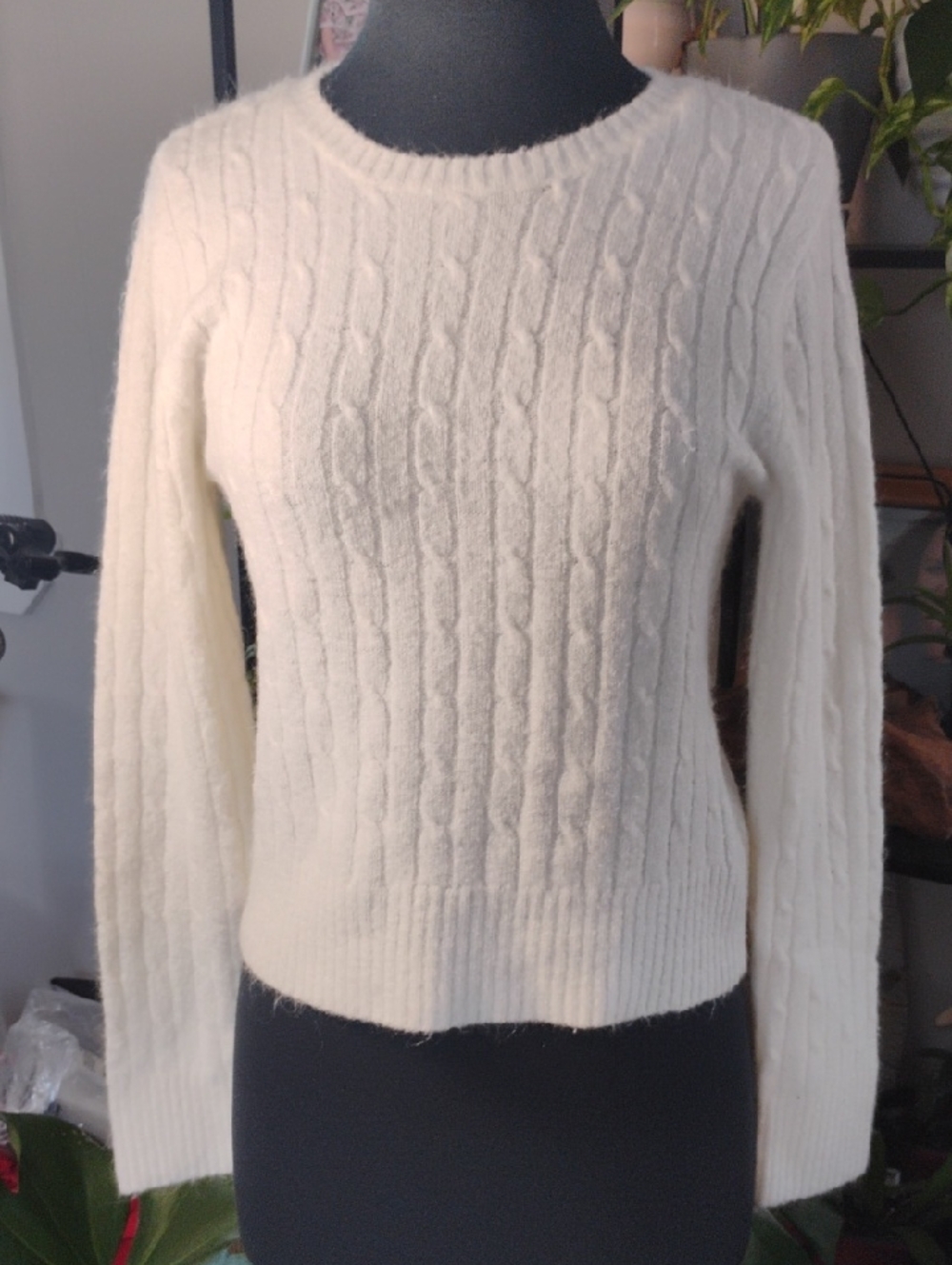 Classic Cable Knit Crewneck Sweater - White